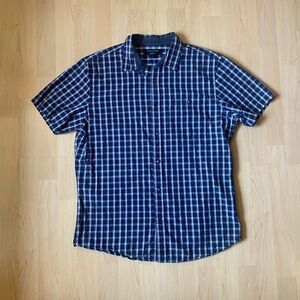 Banana Republic Standard Fit Men’s Navy Plaid Short-Sleeve Button-Down Shirt